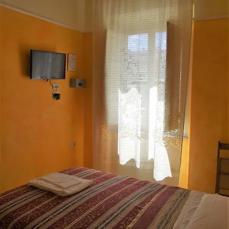 Hotel Midy 3*